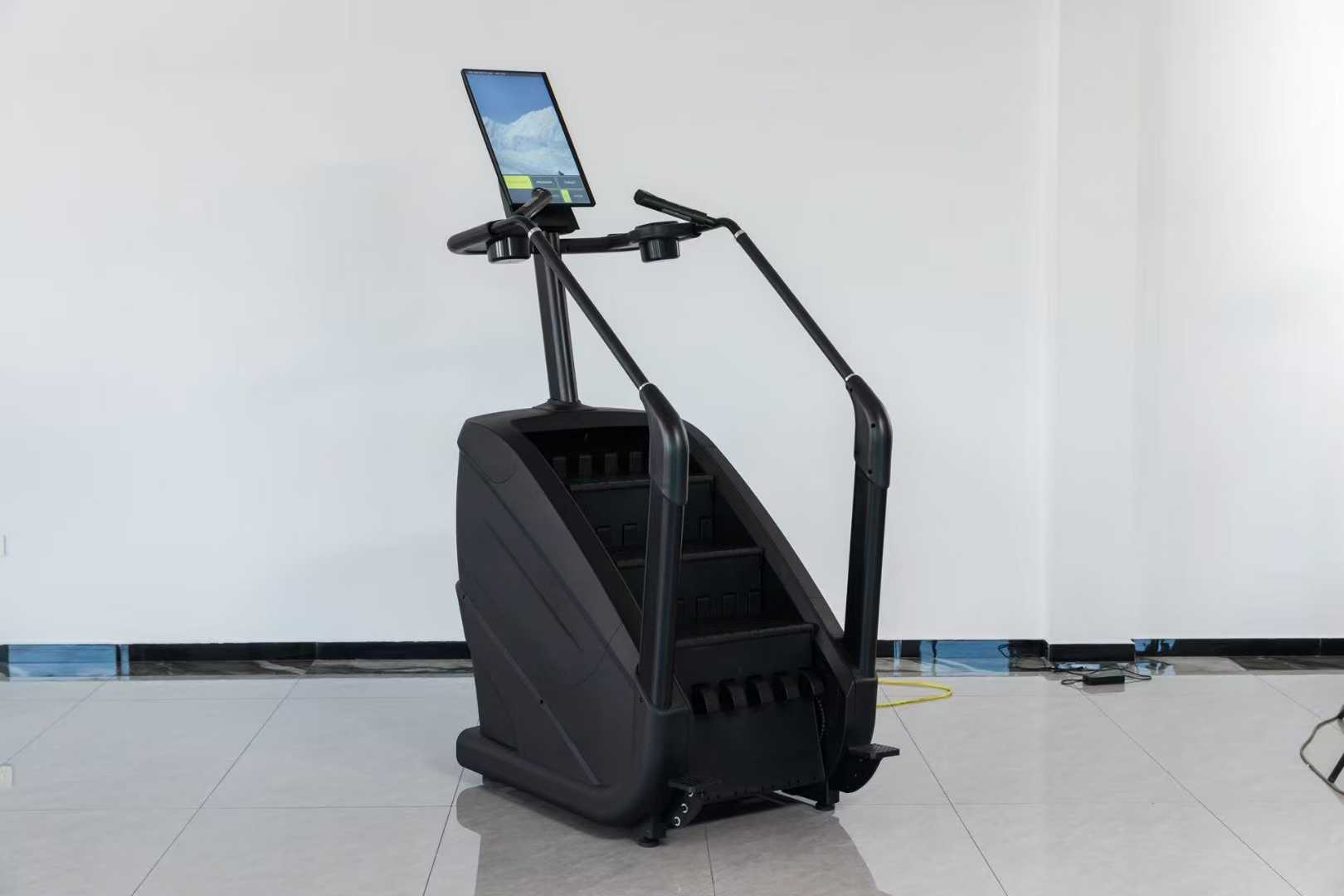Erh&eacute;ije d'Offer vun &Auml;rem Fitnessstudio: Af&eacute;ierung vum XYSFITNESS XYA1025 Commercial Stair Climber