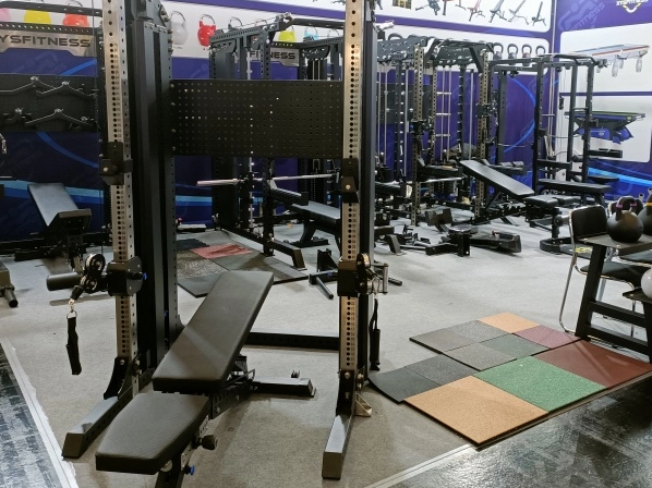 Ua kom koj cov txiaj ntsig ntau tshaj plaws: Cov Stair Climber Workouts zoo rau txhua qib qoj